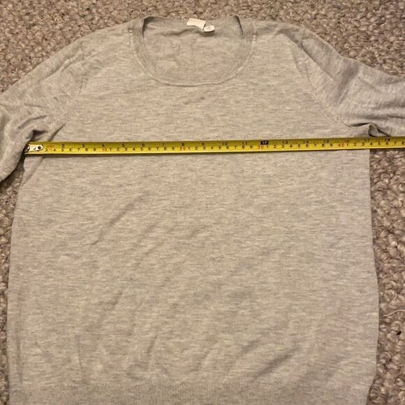 GAP sweater top in perfect condition. Size Xs. - Picture 6 of 8